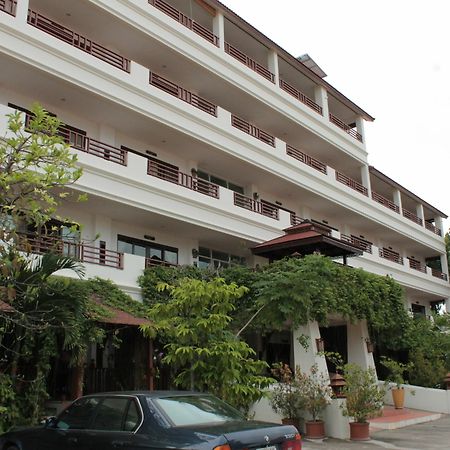 Flora House Hotel Chiang Mai Exterior photo